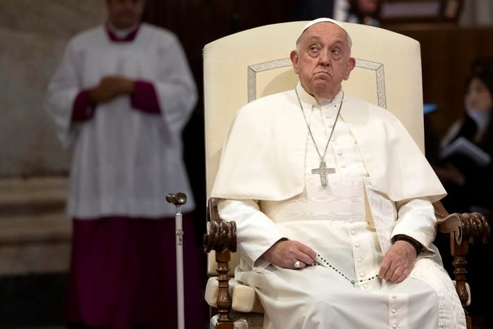 Pope slams int' community's 'shameful inability' to end war