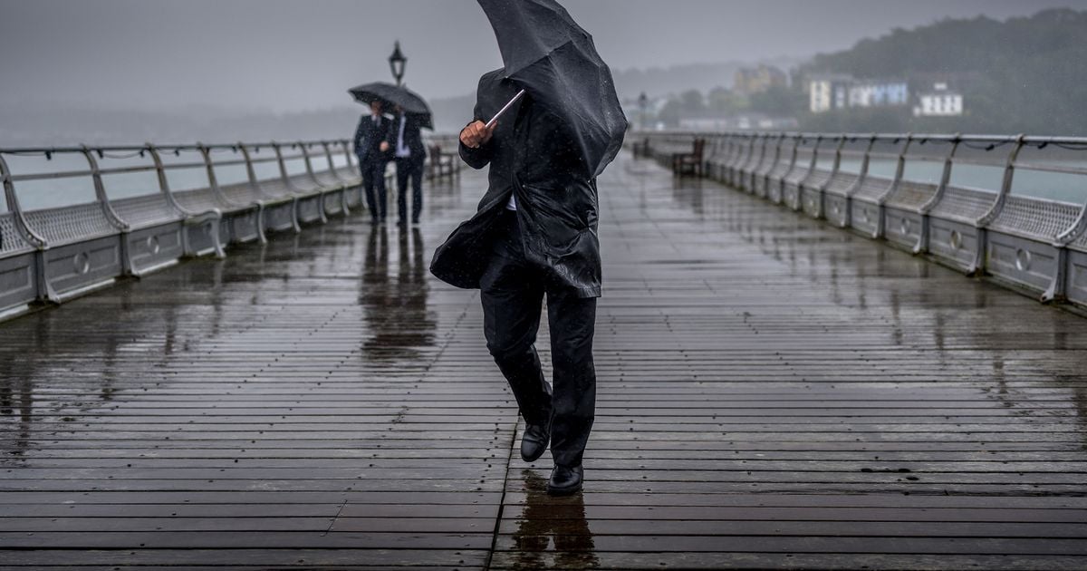 Urgent travel alert as Spain issued weather warning for 'hurricane-force winds'