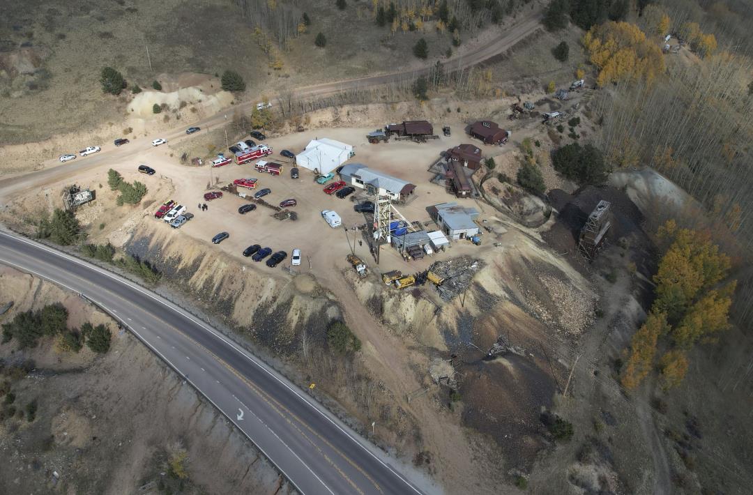 Elevator Failure Traps Tourists at Bottom of Old Gold Mine