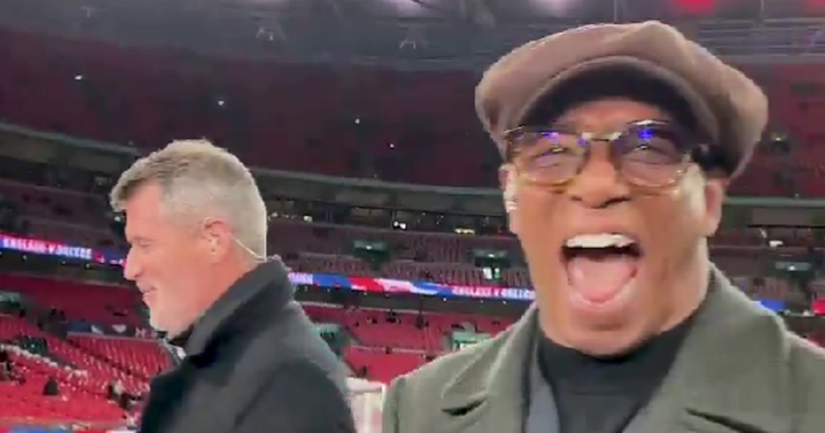 Roy Keane's hilarious reaction to 'sign this photo' trend leaves Ian Wright in stitches