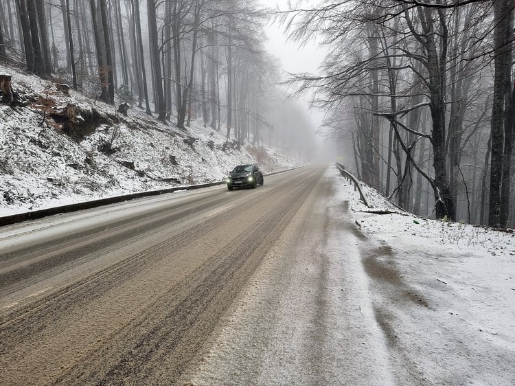 Long-Haul Trucks Not Allowed through Petrohan Pass from October 16 due to Expected Poor Weather