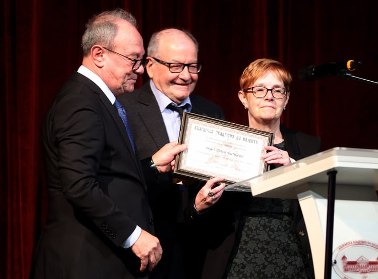 Bulgarian Academy of Sciences Awards Its First Grand Prize for Science