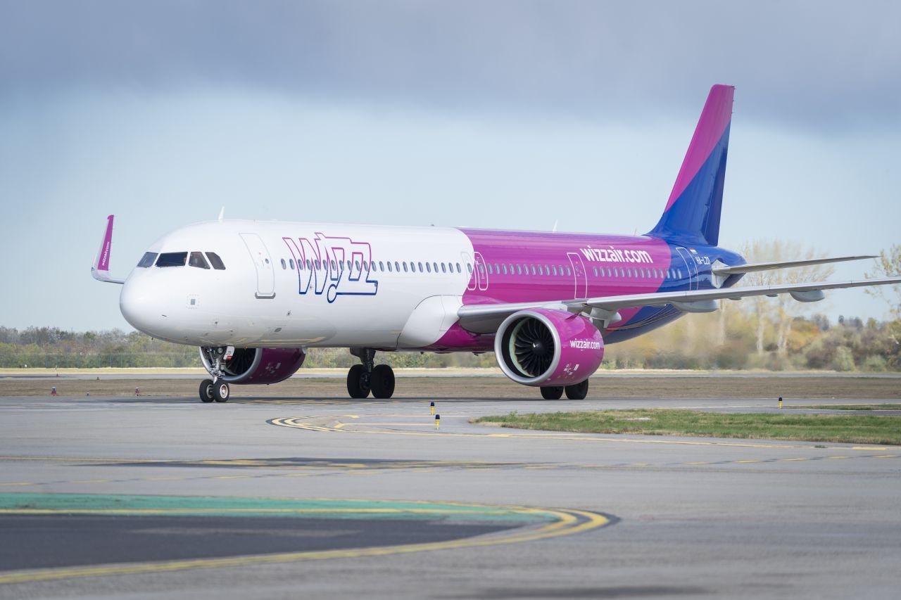 Wizz Air flight lands in Tirana instead of Podgorica, passengers left without explanation