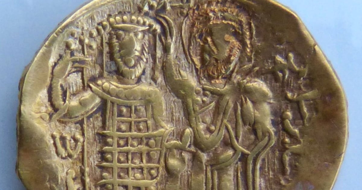 Gold Coin Featuring Byzantine Emperor Discovered in Bulgaria