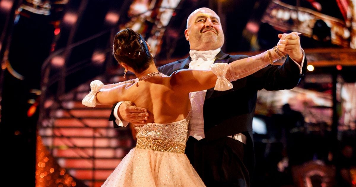 Strictly fans concerned for Wynne Evans as fans spot Katya Jones' 'swipe'