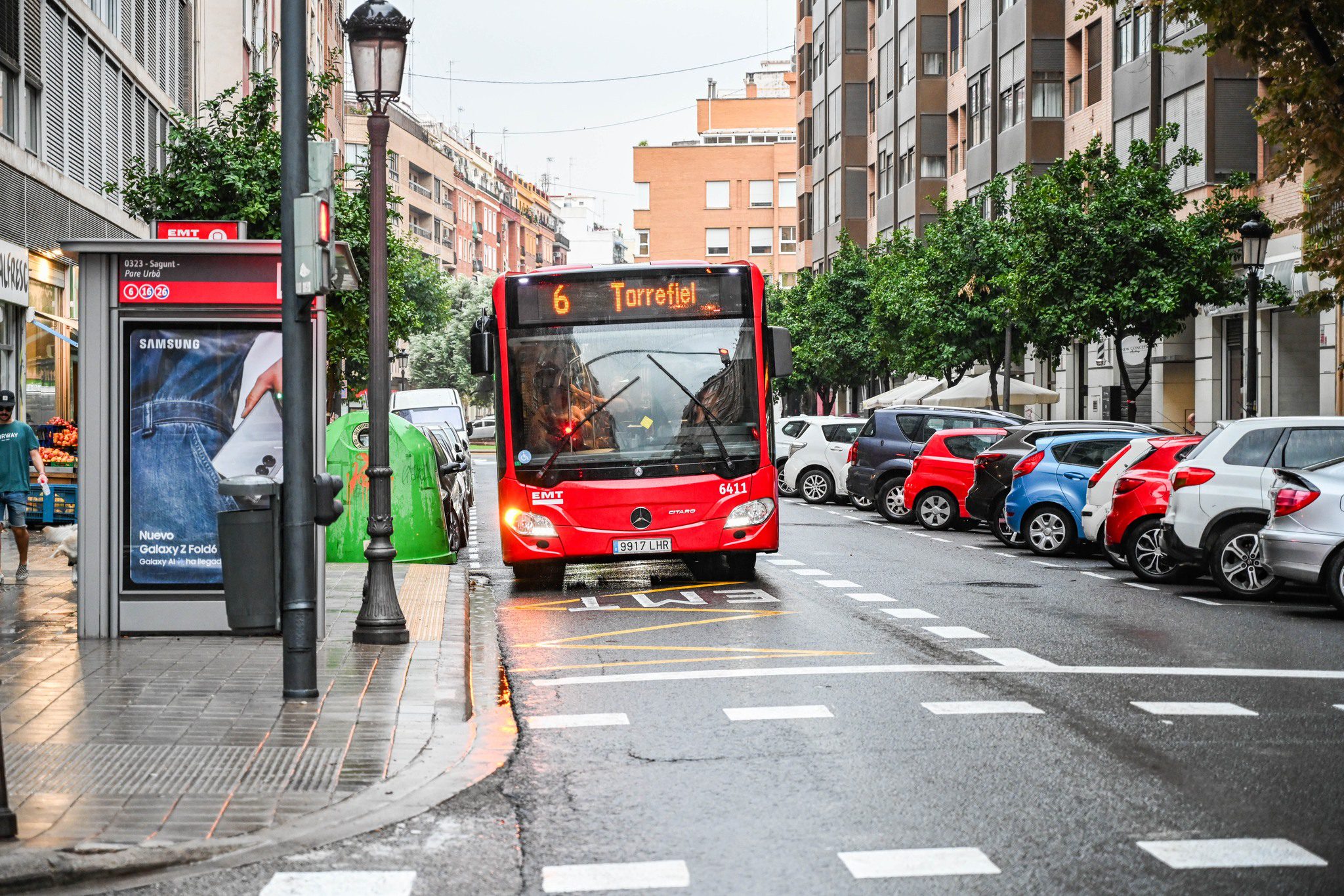 Shocked bus passengers and driver stop woman being assaulted by her partner in Valencia