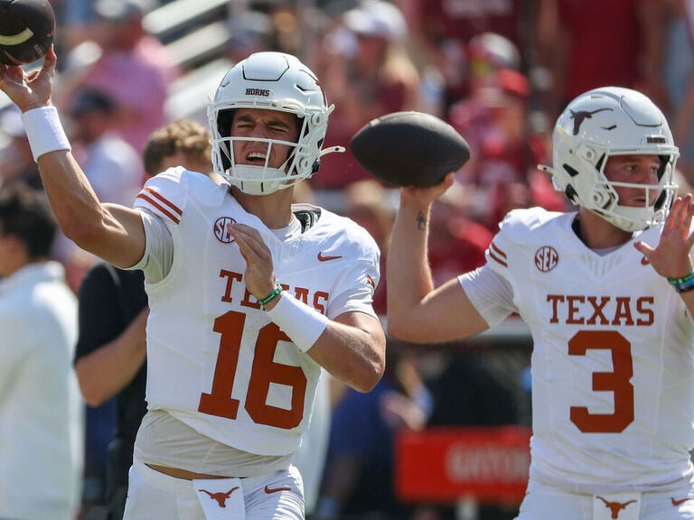 Texas back to Ewers after earlier Manning switch vs. Georgia