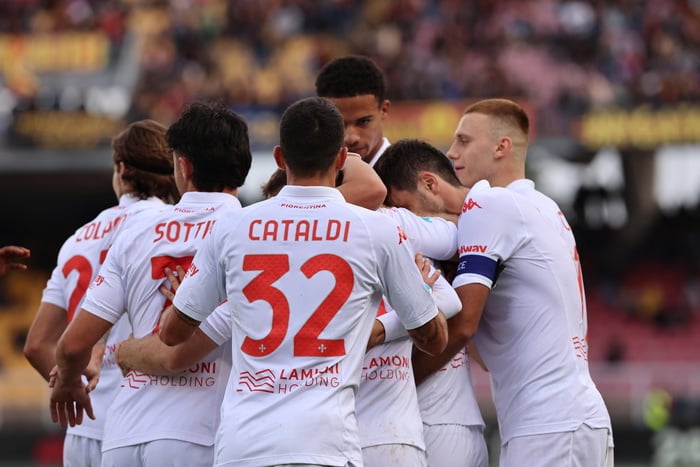 Fiorentina hammer Lecce 6-0