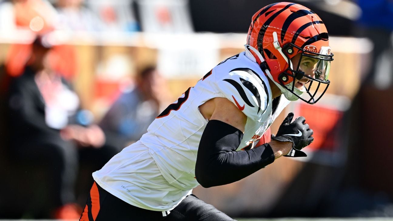 Bengals' Charlie Jones scores 100-yard TD on opening kick vs. Browns