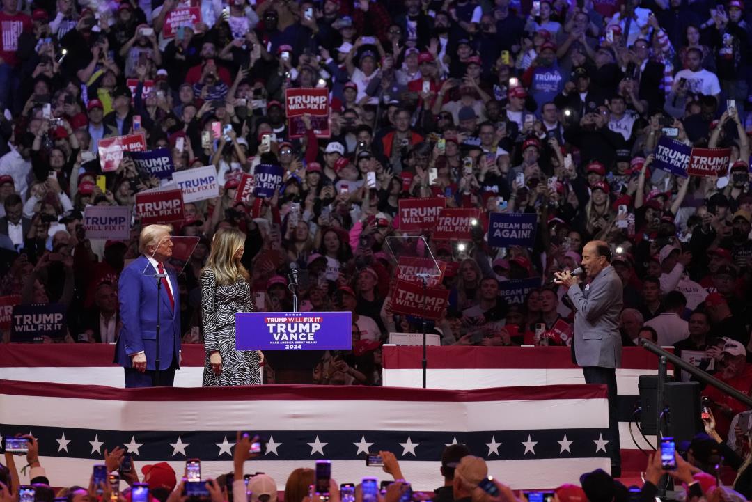 Comedian at Trump Rally Makes Racist Jokes