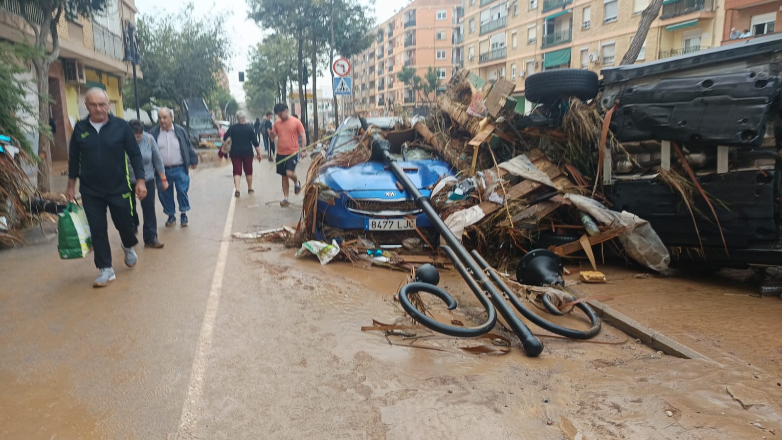 MAE: At least 16 Romanians Missing After Severe Floods in Spain