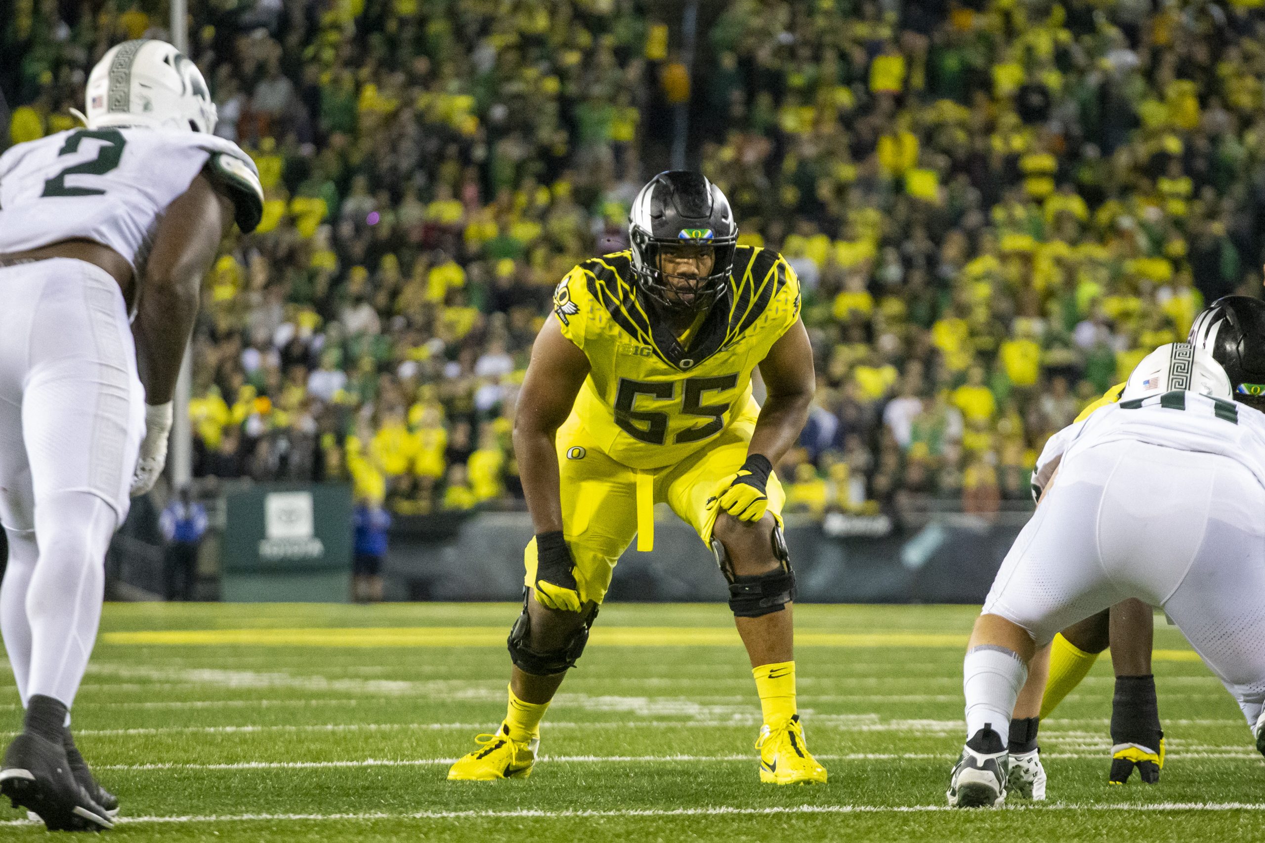 Oregon star lineman Ajani Cornelius stays true to Harlem roots