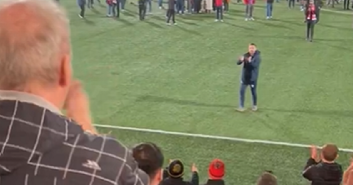 Damien Duff shares heartwarming moment with Derry City fans after leading Shelbourne to title 