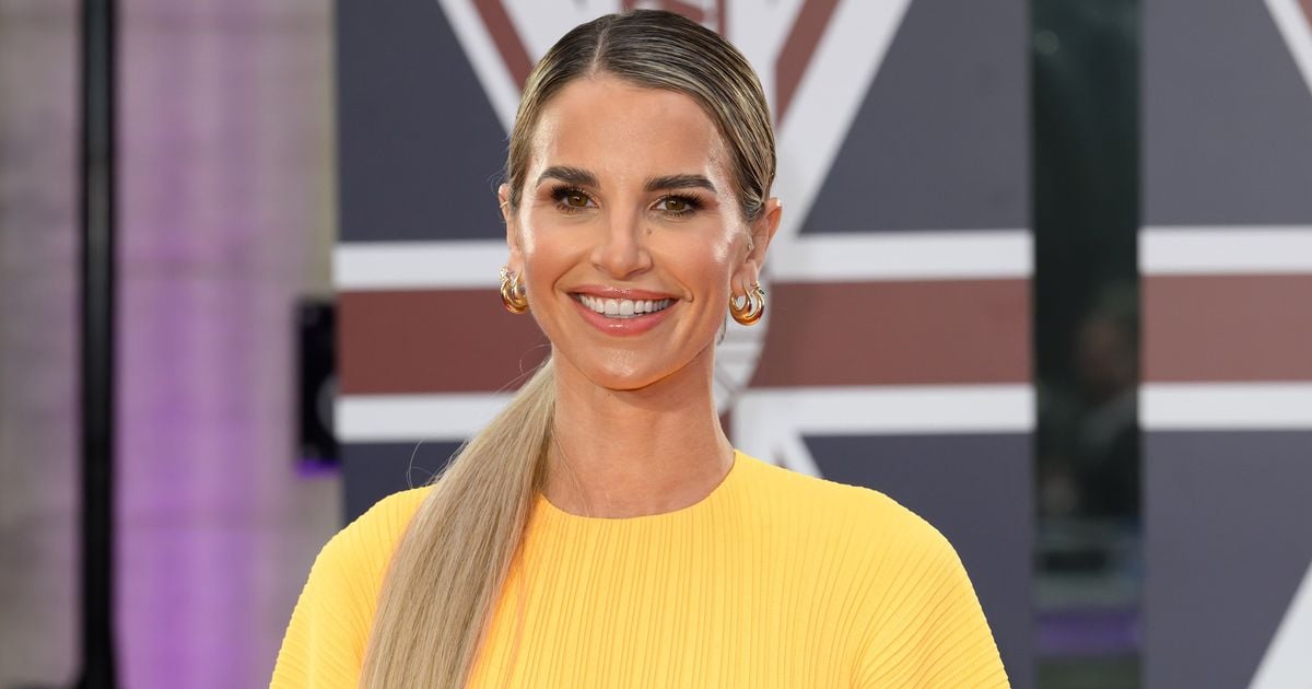 Vogue Williams has perfect response to troll asking 'what do you do?'