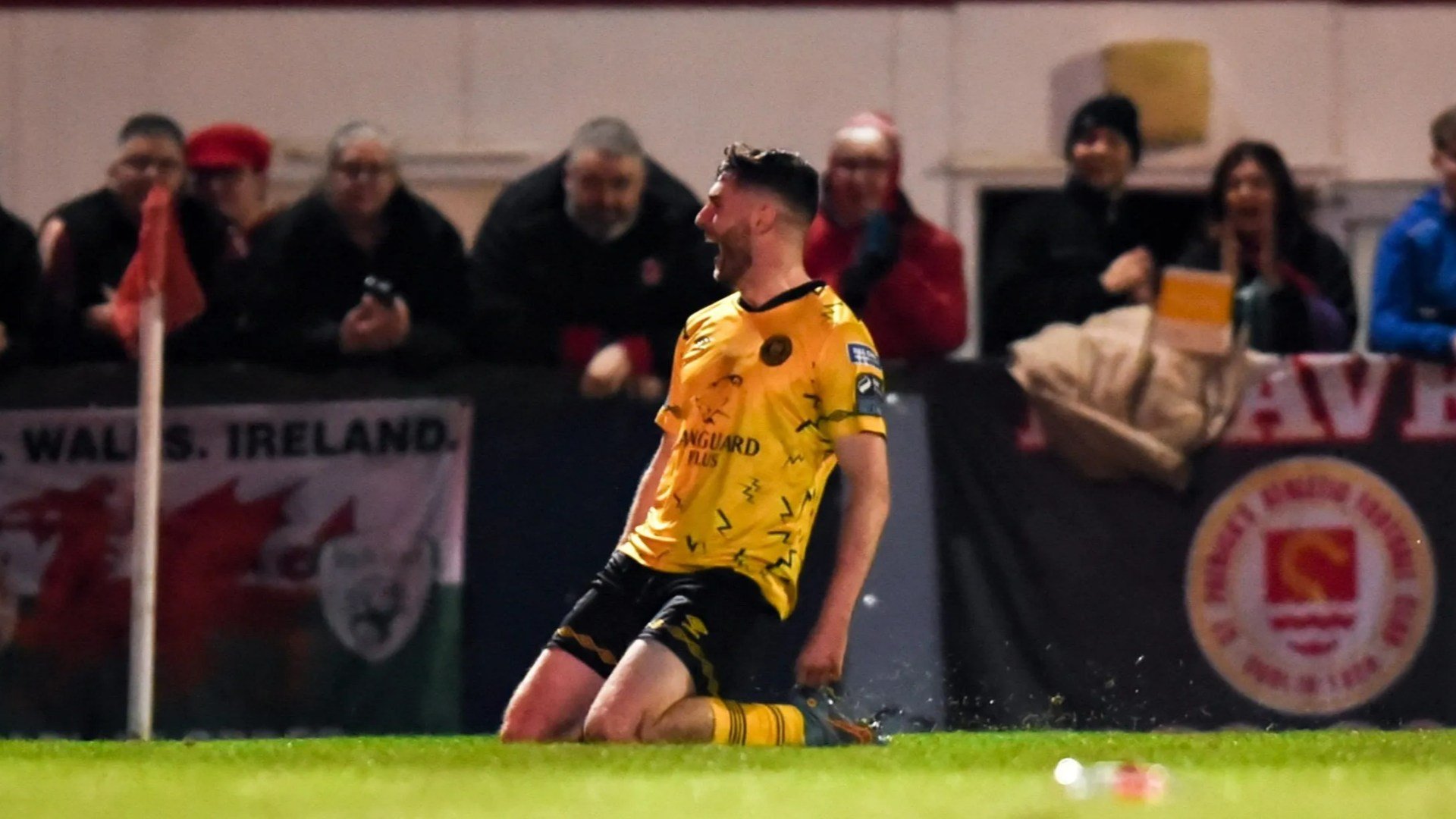 League of Ireland ace 'goes full Emmanuel Adebayor' with hilarious goal celebration vs old club Sligo Rovers