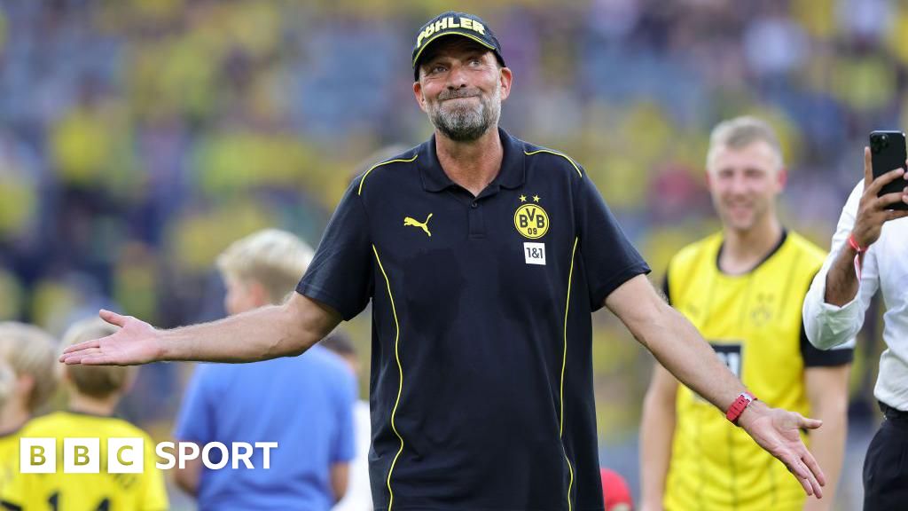 Dortmund fans riled by Klopp's Red Bull move