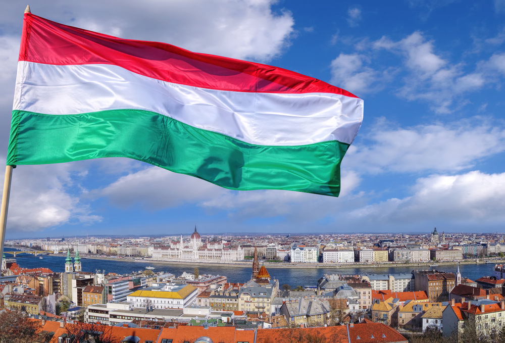 Hungarian national symbols: A connection between past and present