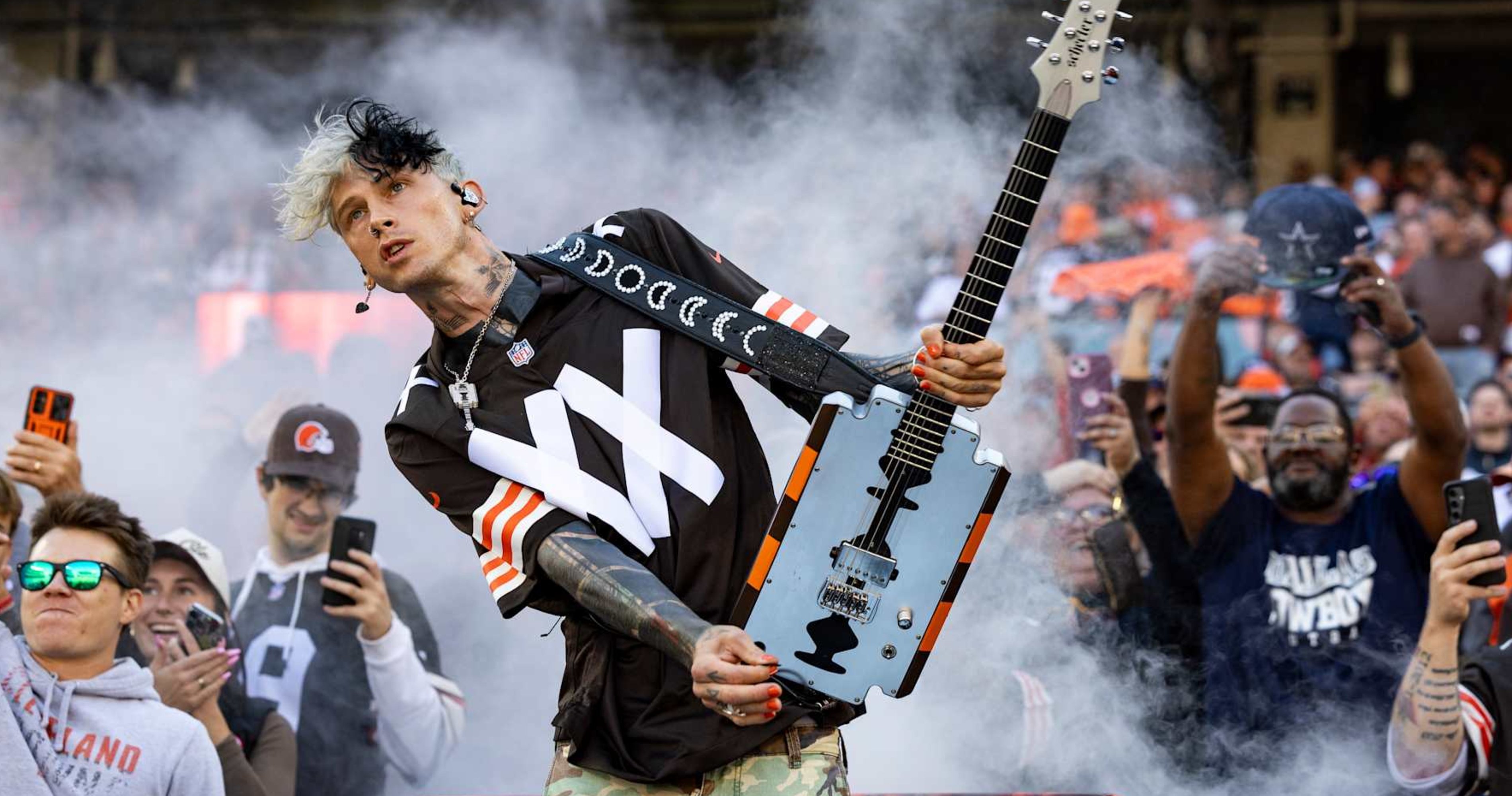 NFL: Machine Gun Kelly to Perform Halftime Show of Giants vs. Panthers in Germany