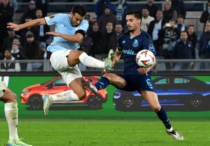 Lazio beat Porto 2-1 in Europa League