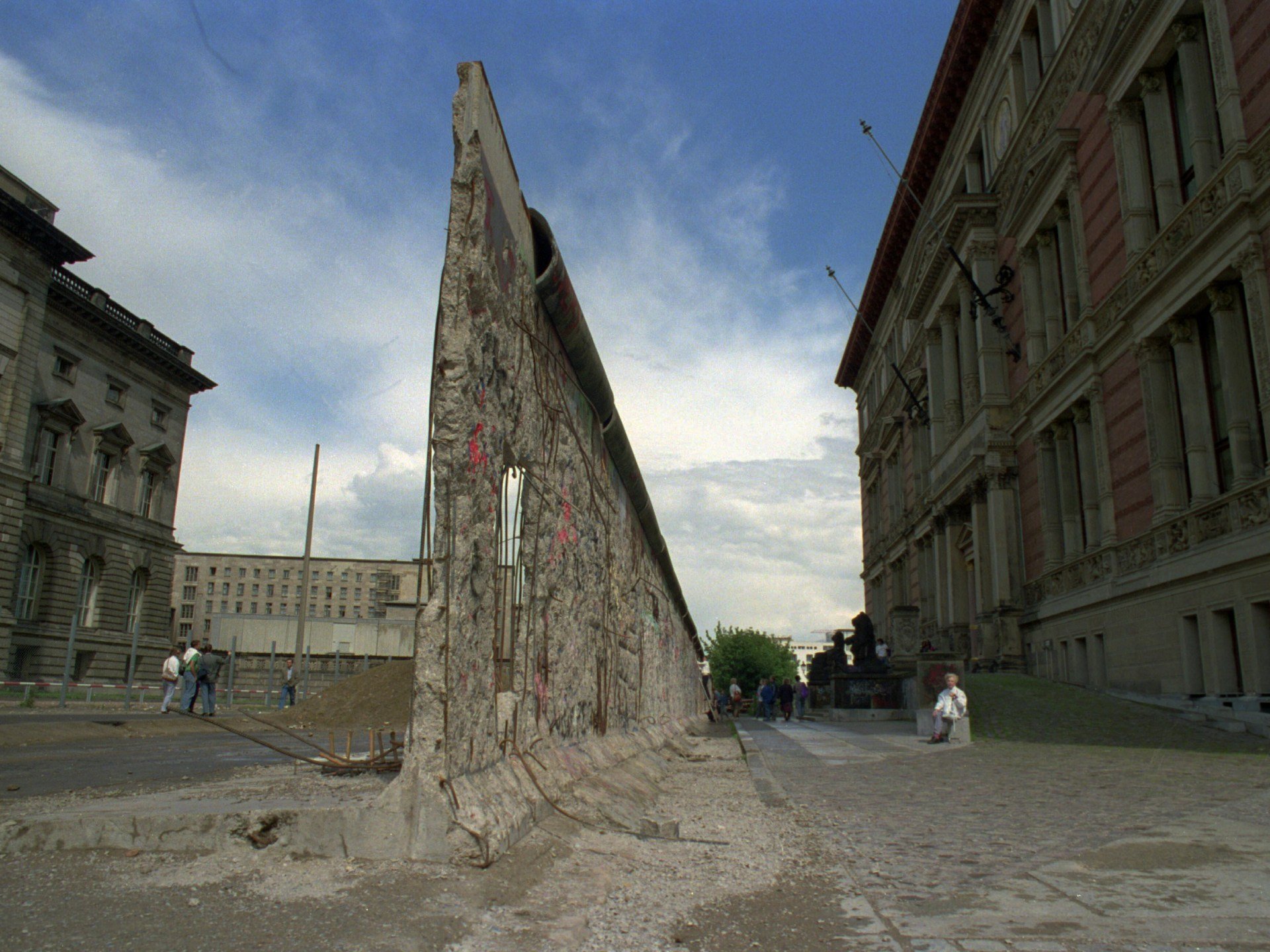 Former Stasi official sentenced to 10 years for 1974 Berlin border murder