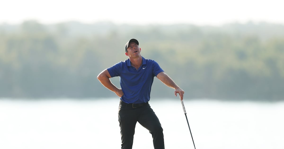 Rory McIlroy stumbles at the last as Shane Lowry makes move in Abu Dhabi