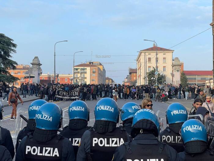 Demonstrators clash with police in Bologna