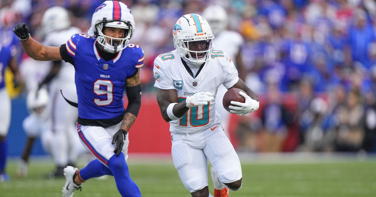 Tyreek Hill injury updates: Will Dolphins WR be in the lineup Monday against the Rams?