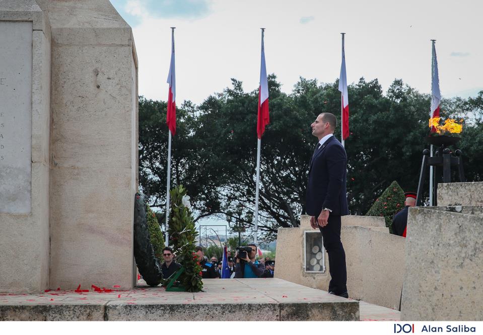 Wreath laying ceremony takes place on Remembrance Sunday