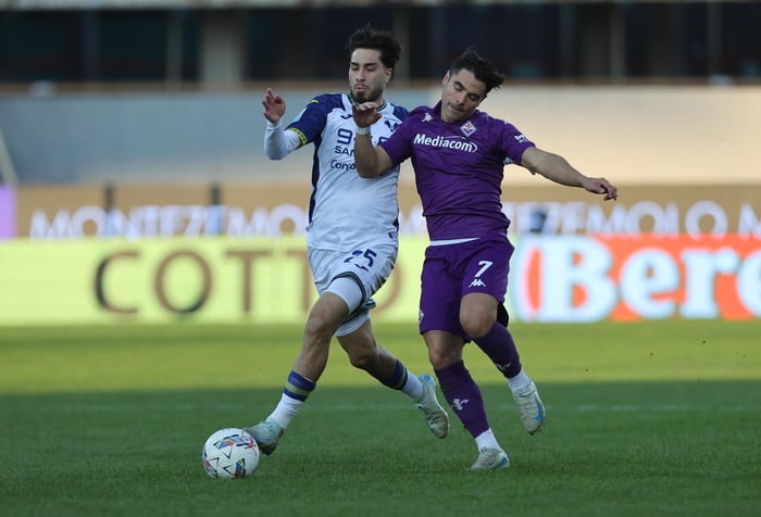 Fiorentina beat Verona 3-1, Roma KO