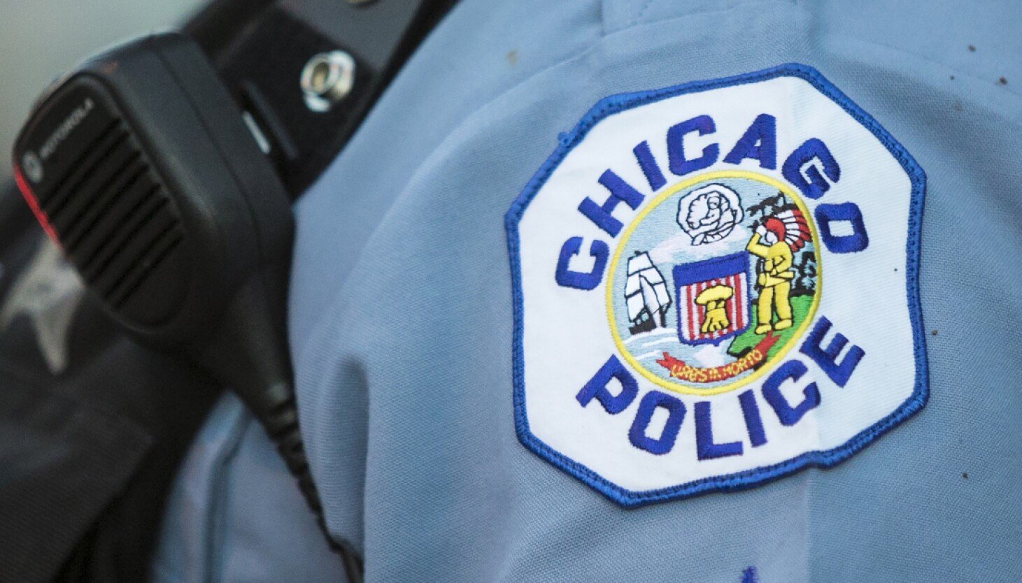 Chicago police officer among 2 stabbed in South Shore