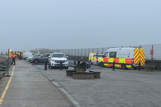 Body recovered in Galway as search for second missing swimmer continues