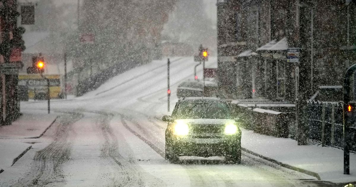 Ireland snow forecast: Met Eireann pinpoints day shock -6C Arctic weather blast engulfs country