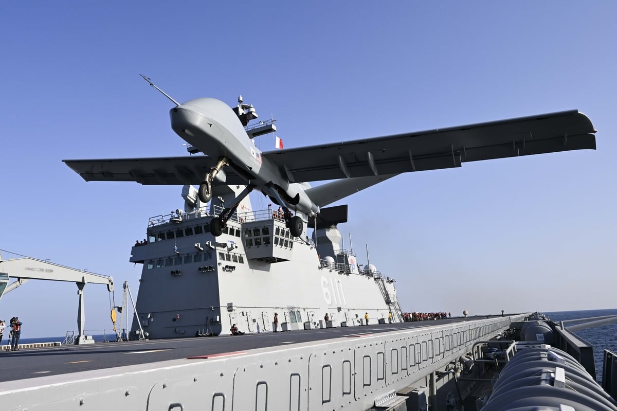 Navy tests ship-launched fixed-wing drone for 1st time