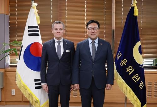 S. Korea inks MOU with Poland on financial cooperation