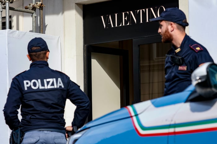 Thieves target Valentino boutique in Rome