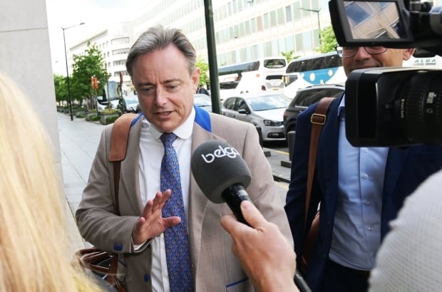 Bart de Wever given two more weeks to form federal government