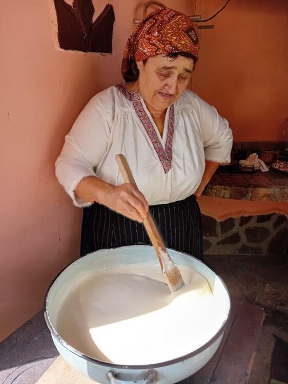 Cooking White Halva for Bulgarian Carnival in Borovo Nominated for Living Human Treasures - Bulgaria Programme