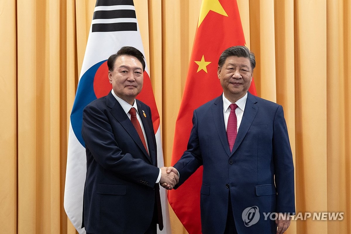 (2nd LD) Yoon asks China's Xi to play 'constructive' role in N. Korea's provocation, military cooperation with Russia