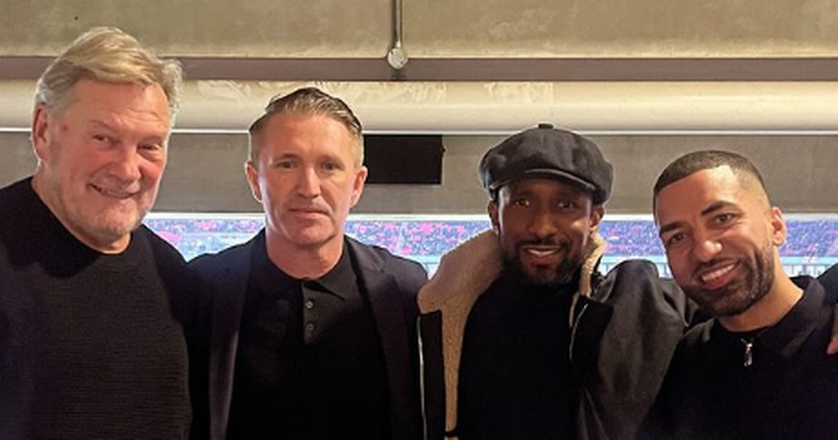 Robbie Keane meets up with Spurs legends during Ireland hammering at Wembley