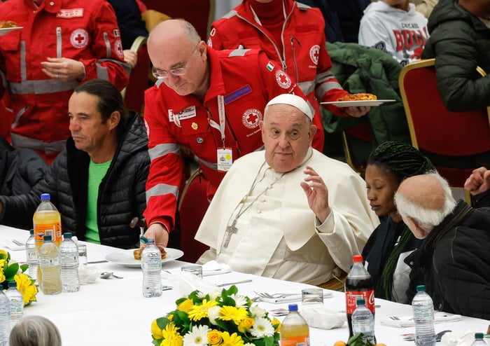 Use weapons funds for development pope tells G20