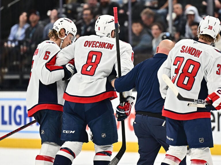 Ovechkin exits vs. Utah after knee-on-knee collision