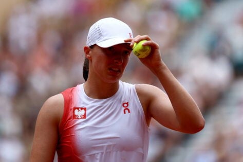 Billie Jean King Cup: Emotional Scenes Take Place as Devastated Iga Swiatek Gets Consoled by Polish Team-Mates