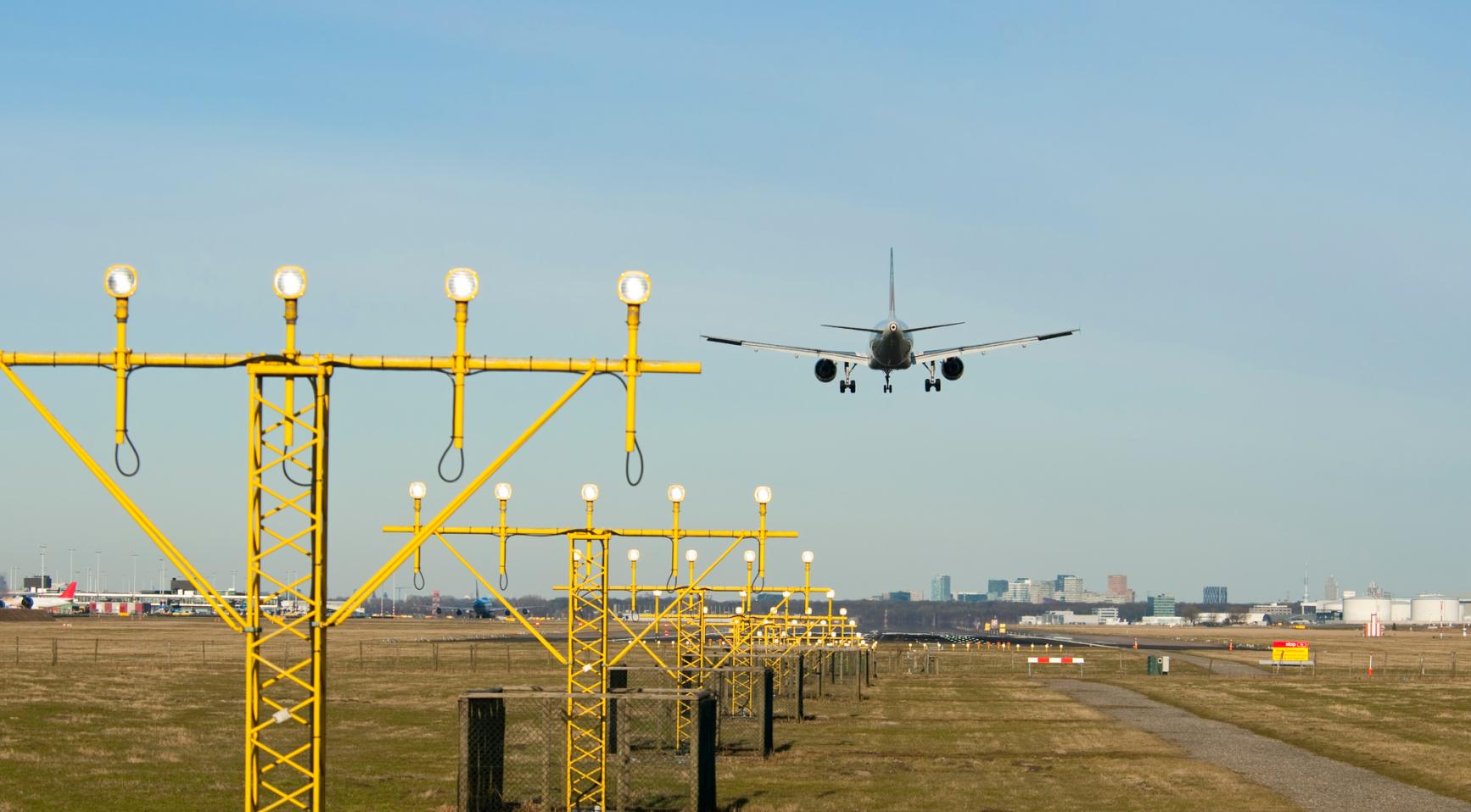 Environmental groups ask court to scrap Schiphol's nature permit