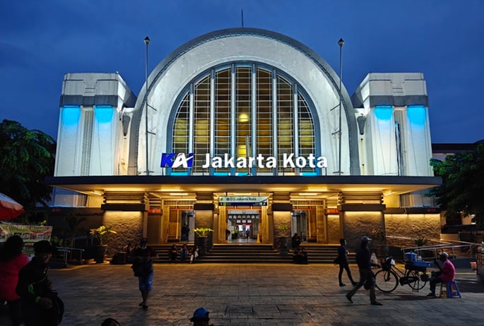 Indonesia designates ex capital Jakarta as special region