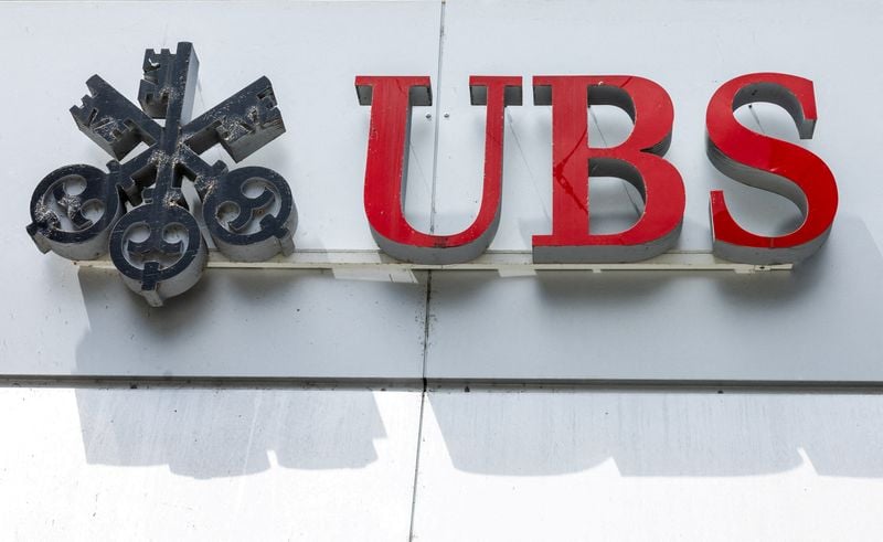 UBS fund management arm reports 3% stake in Swiss National Bank