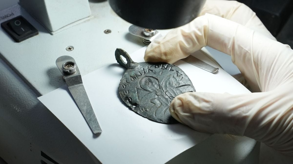 1,600-year-old amulet depicting King Solomon spearing the devil found in Turkey