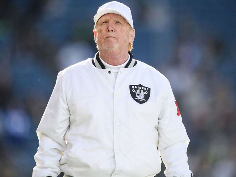 Report: Raiders owner Davis agrees to sell 15% of team