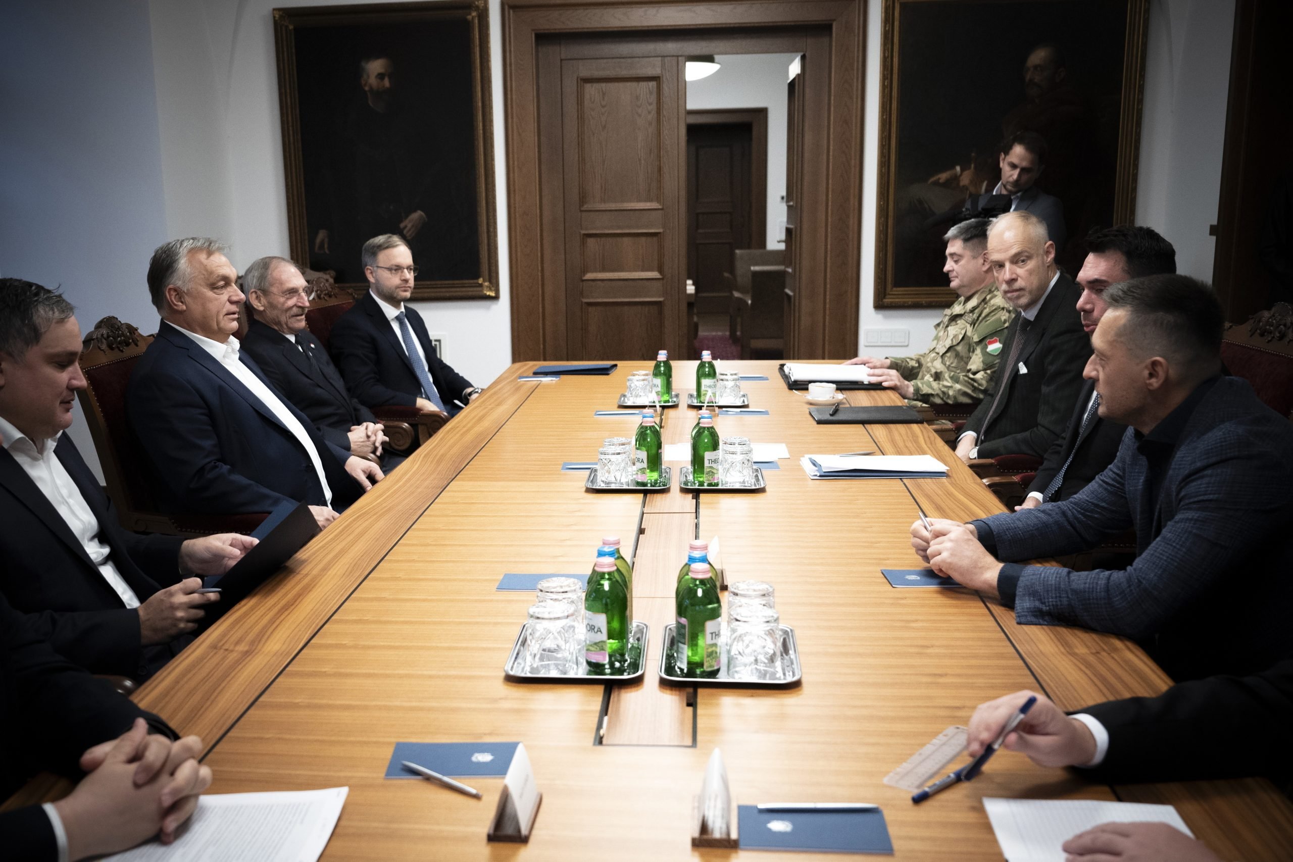 Prime Minister Convenes Defense Council Meeting over Ukraine Crisis