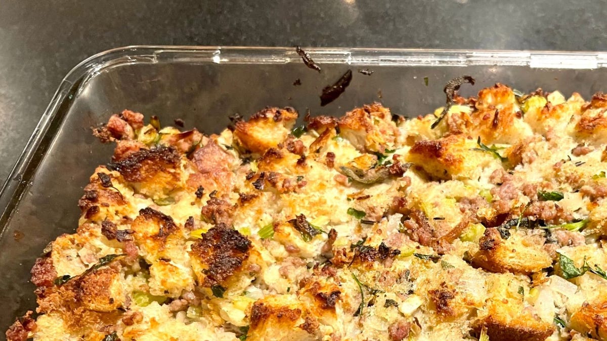 How to Make the Fastest, Crispiest Stuffing in Thanksgiving History