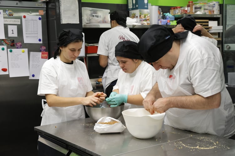 Sofia Youths with Intellectual Disabilities Cook with Italian Chef